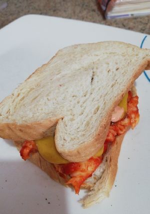 Una foto de Emparedados (sándwiches) cerveceros con alcaparras
