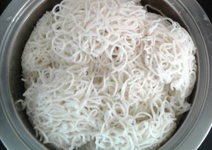 Idiyappam. Rice spring hoppers Recipe by Jeyashree Natanmai - Cookpad