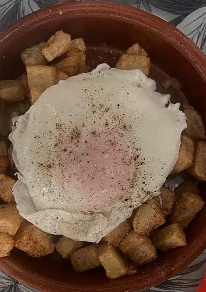 Una foto de Patatas a la yema