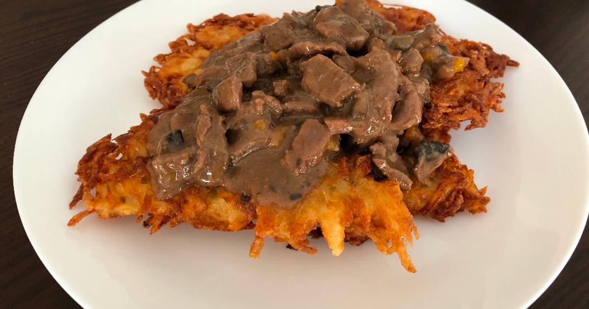 Beef goulash with mushrooms served on potato pancakes Recipe by Dominika  Czarnecka - Cookpad