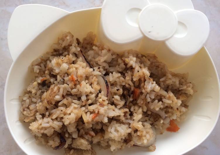 Langkah Mudah untuk Menyiapkan Nasi Goreng Seafood  Anti Gagal