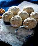 Walnut snow ball cookies
