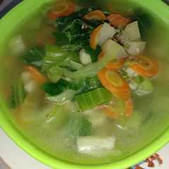 A picture of Sayur pokcoy kuah.