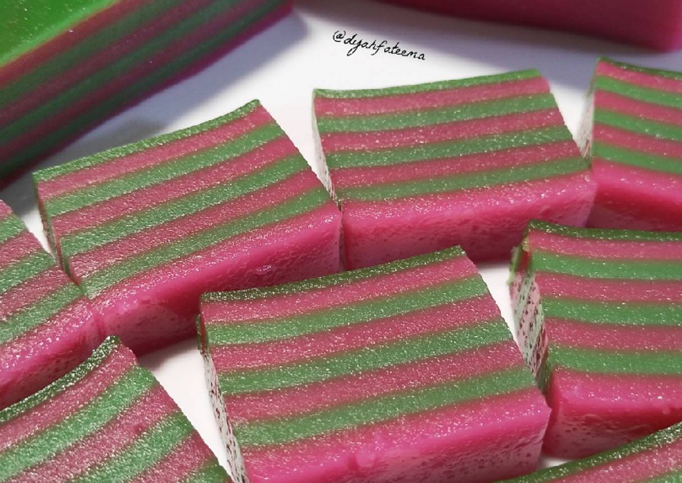 20. Kue Lapis Terigu Tapioka