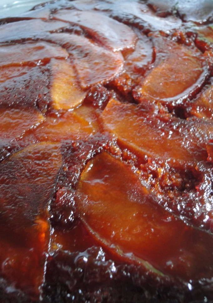 Una foto de Bizcocho de manzanas caramelizadas