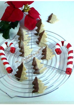 Une photo de Biscuits à la noisetteen forme de sapin