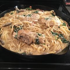 A picture of Tuscan Chicken.