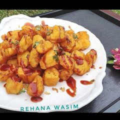 A picture of Crispy potatoes chunks.