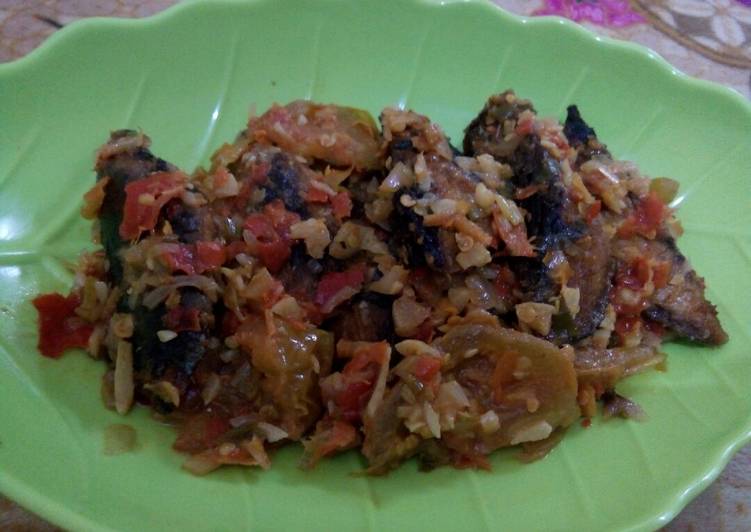Cara Gampang Menyiapkan Pindang Tongkol Asam Pedas yang Lezat