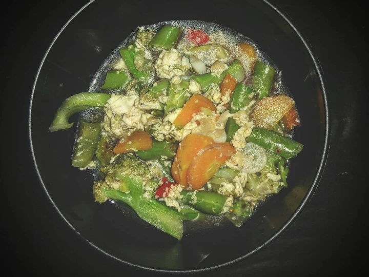 Langkah Mudah untuk Membuat Resep Sop tumis telur yang Lezat Anti Ribet, Uenak Banget