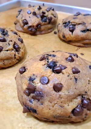 Foto resep Soft & Chewy Choco Chip Cookies