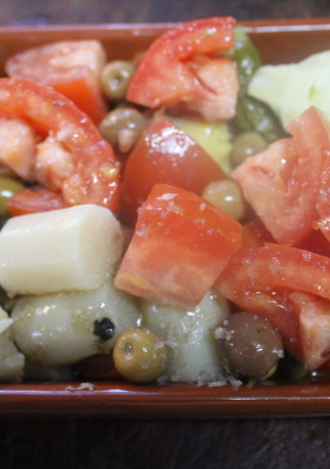 Una foto de Ensalada con escamas de sal