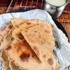 A picture of Meethi roti Gur wali Roti.