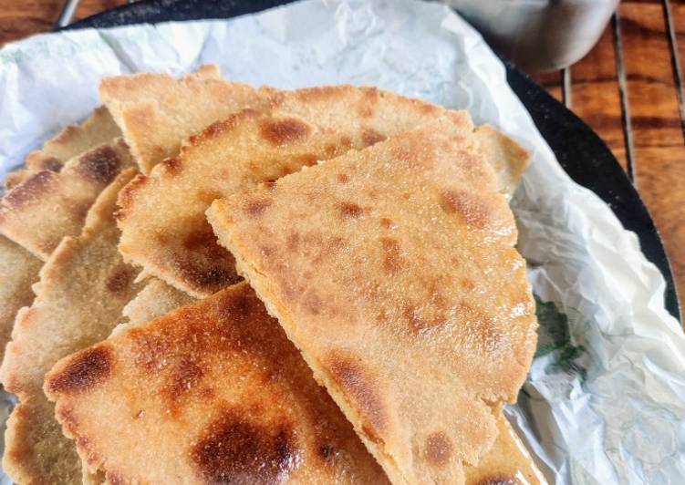 Recipe of Favorite Meethi roti Gur wali Roti