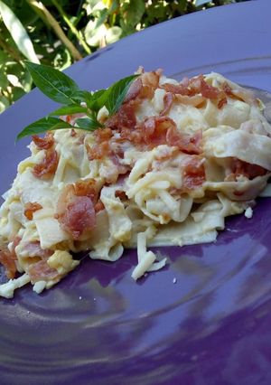 Una foto de Tallarines a la carbonara