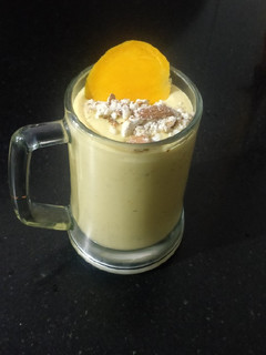 મેંગો લસ્સી (Mango Lassi recipe in gujarati) રેસીપી મુખ્ય ફોટો