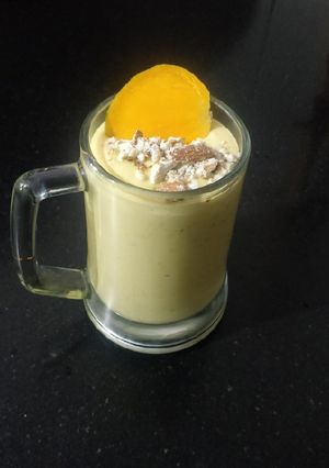મેંગો લસ્સી (Mango Lassi recipe in gujarati) રેસીપી મુખ્ય ફોટો