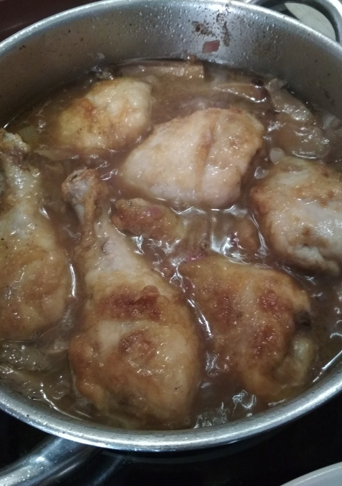 Una foto de Pollo guisado con setas y aroma de Pedro Jiménez