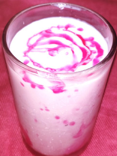 જામેલી લસ્સી (Lassi recipe in Gujarati) રેસીપી મુખ્ય ફોટો