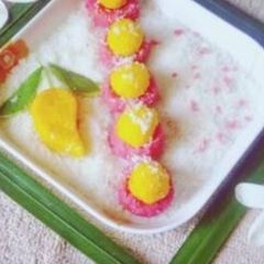 A picture of Coconut Ladoo.