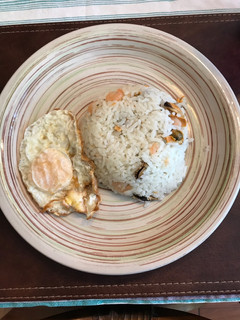 Una foto de Arroz con choritos y camarones