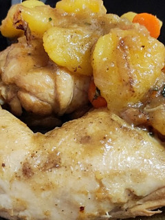 Una foto de Pollo en salsa de cerveza en Olla GM D