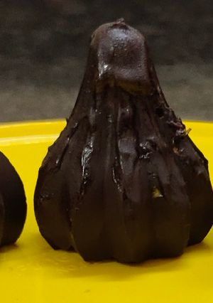चॉकलेट मोदक (chocolate modak recipe in Hindi) रेसिपी मुख्य फोटो