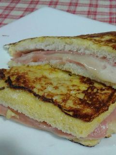 Una foto de Sándwich Monte Cristo