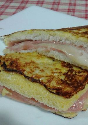 Una foto de Sándwich Monte Cristo