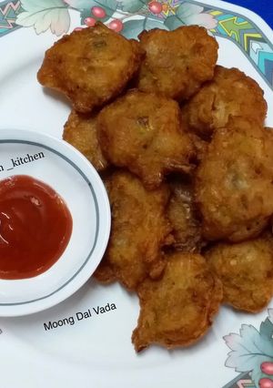 A picture of Moong Dal Vada.