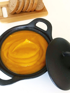 Une photo de Velouté butternut patate douce au curry
