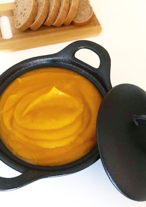 Une photo de Velouté butternut patate douce au curry