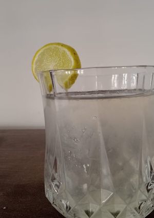 લીંબુ શરબત (Lemon Sharbat Recipe in Gujarati) રેસીપી મુખ્ય ફોટો