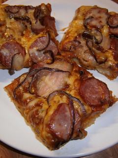 Magyaros pizza recept fotója