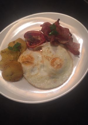 A picture of English breakfast.