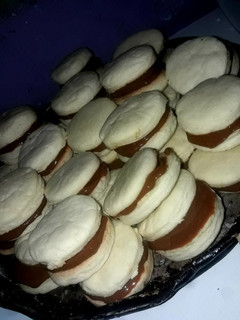 Una foto de Alfajores de maizena (sin manteca) Riquísimos