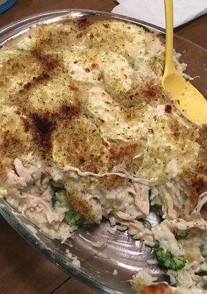 A picture of Chicken Broccoli Rice Alfredo Bake.