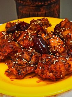 दाकगंगजाॅंग (dakgangjeong recipe in marathi) रेसिपी चे मुख्य फोटो