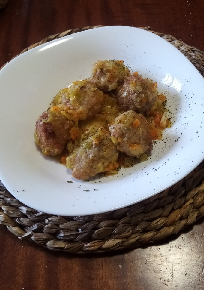 Una foto de Albóndigas en salsa de puerros y zanahoria