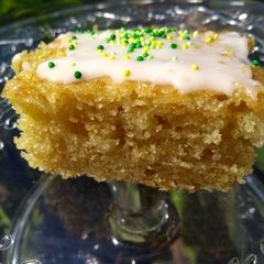 A picture of THE lemon cake.