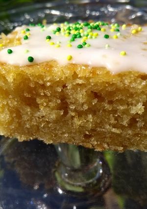 A picture of THE lemon cake.