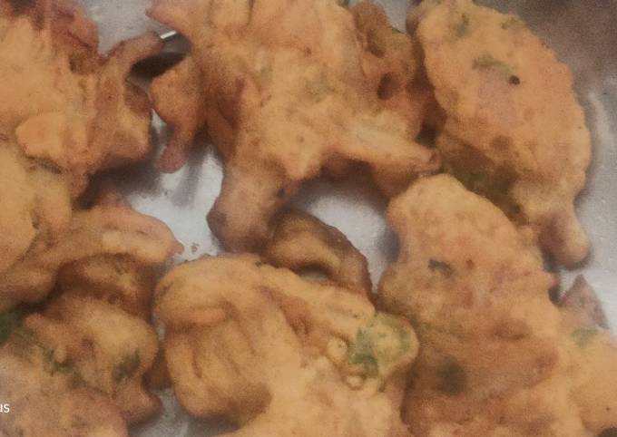 Step-by-Step Guide to Prepare Favorite Pyaz ke pakode