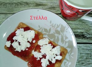 Φωτογραφία της συνταγής Cream crackers με μαρμελάδα και ανθότυρο