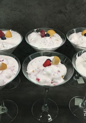 Gyümölcsös pohárkrém recept fotója