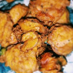 A picture of Aloo pakoda.