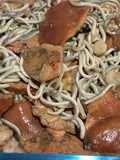 Salteado de gulas con Níscalos y gambas
