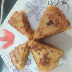 A picture of Sooji veggie patties.