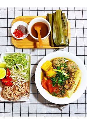 Hình của món Bún riêu cua.