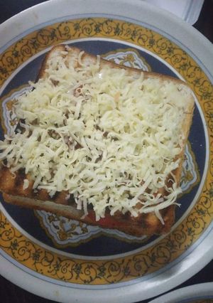 A picture of Cheesy double decker veg grilled sandwich.
