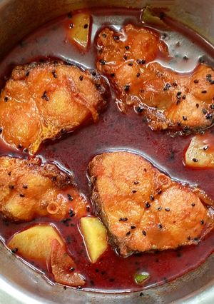 মাছের ঝোল(macher jhol recipe in Bengali) রেসিপির প্রধান ছবি